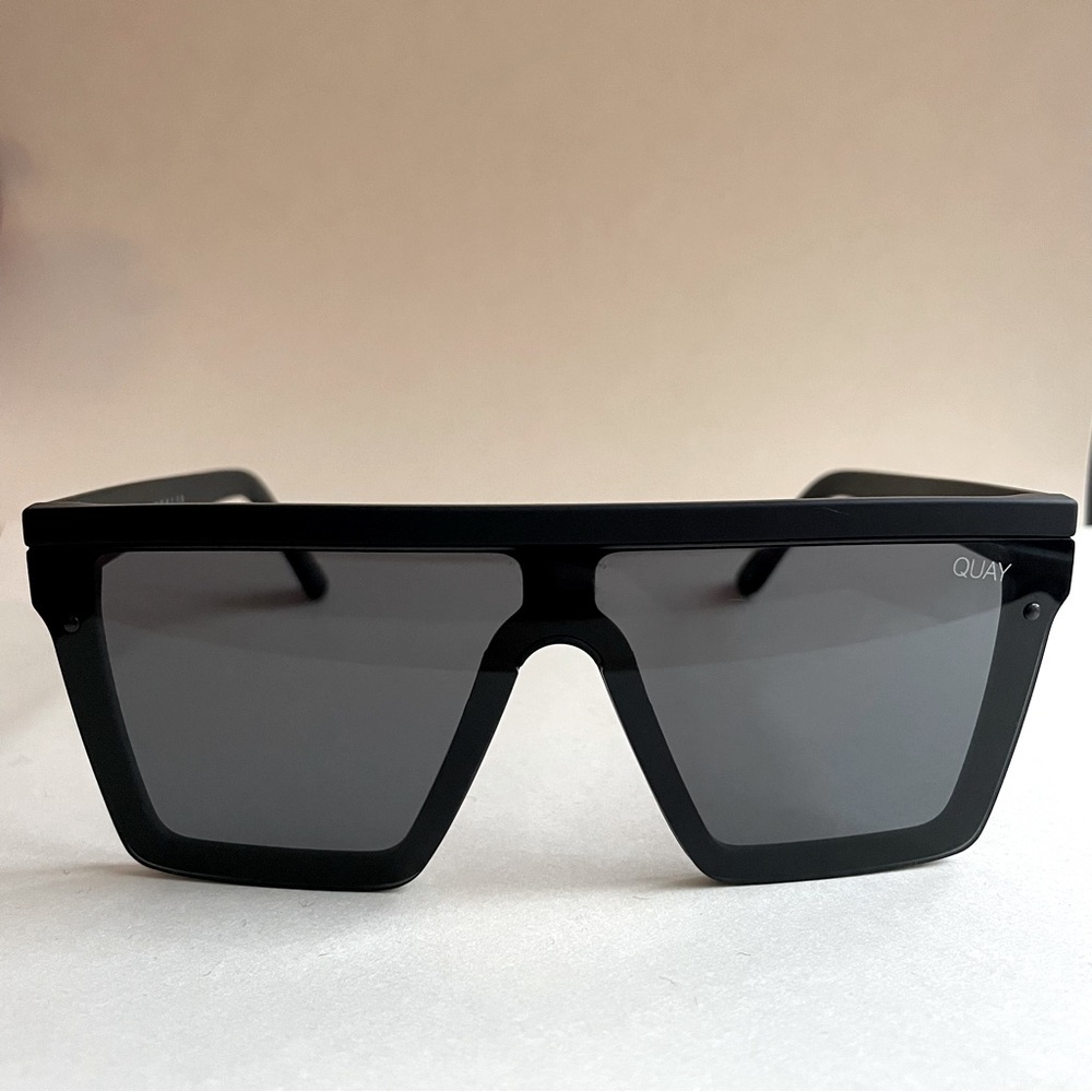 QUAY by Australia Hindsight Sunglasses